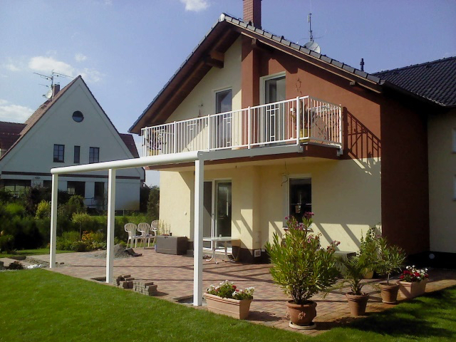 Skandinávská čistota nebo středomořská uvolněnost? Stylové směry pro vaši pergolu